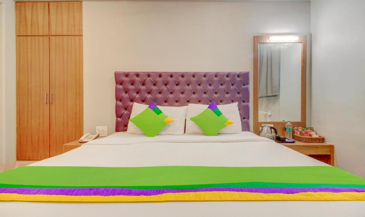 Treebo Cruz Royale Santacruz West Hotel Mumbai Exterior photo